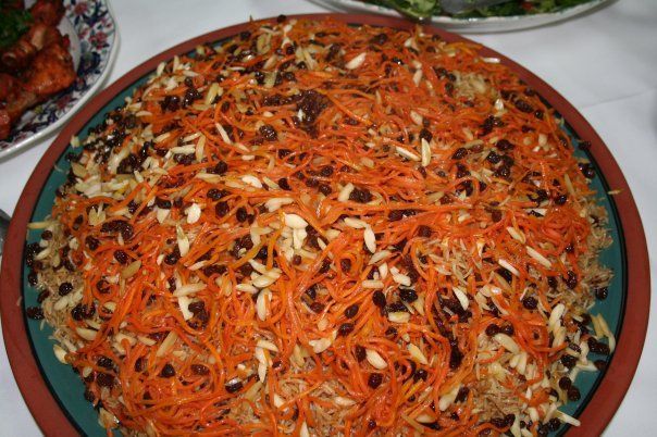 Plat de riz kabuli palaw avec carottes et raisins